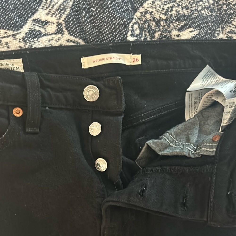 Levis wedgie straight jeans